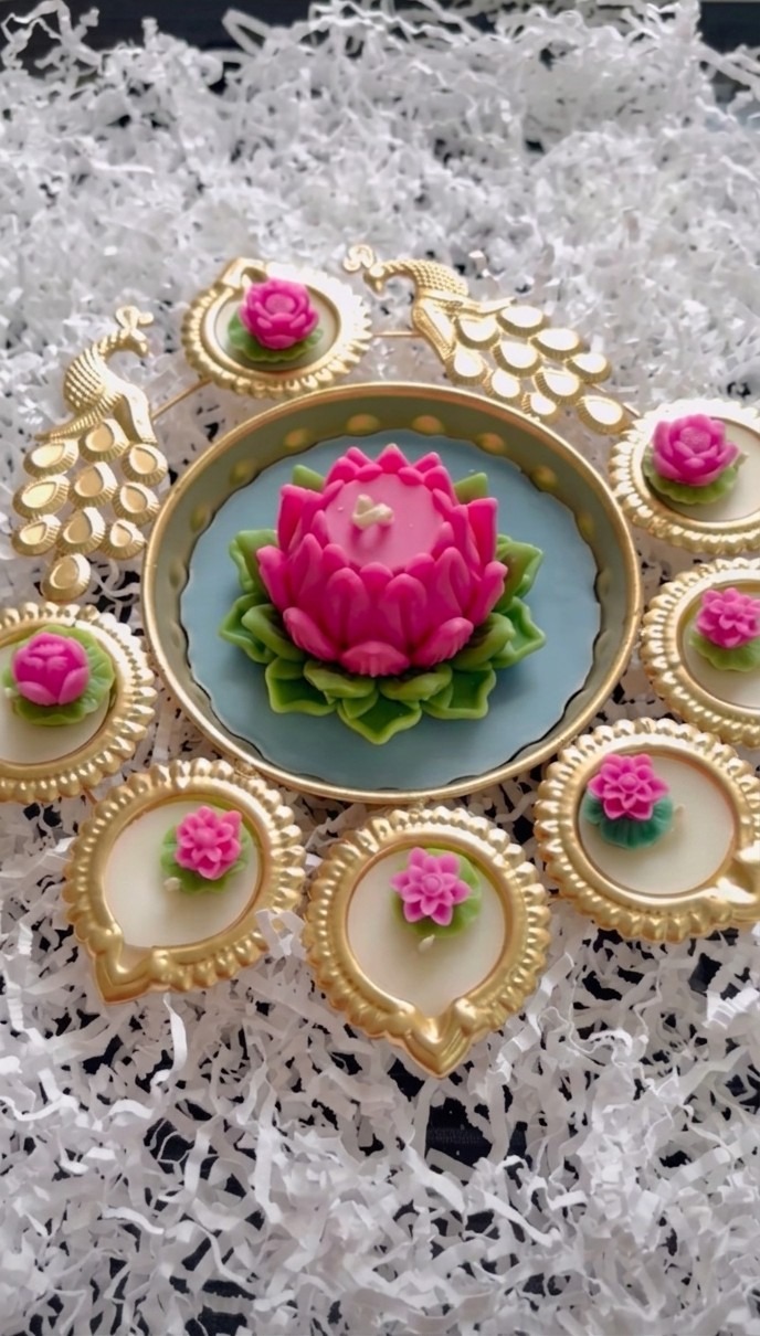 Peacock Lotus Urli Candle